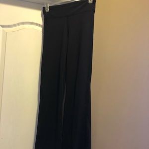 Black yoga pants